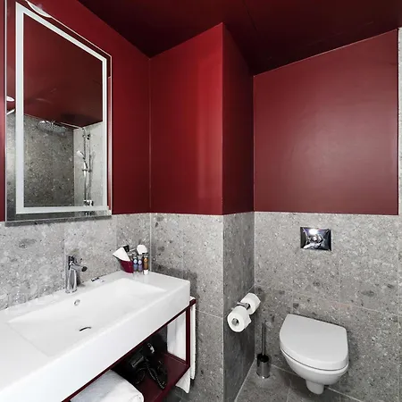 Novotel מלון 4*